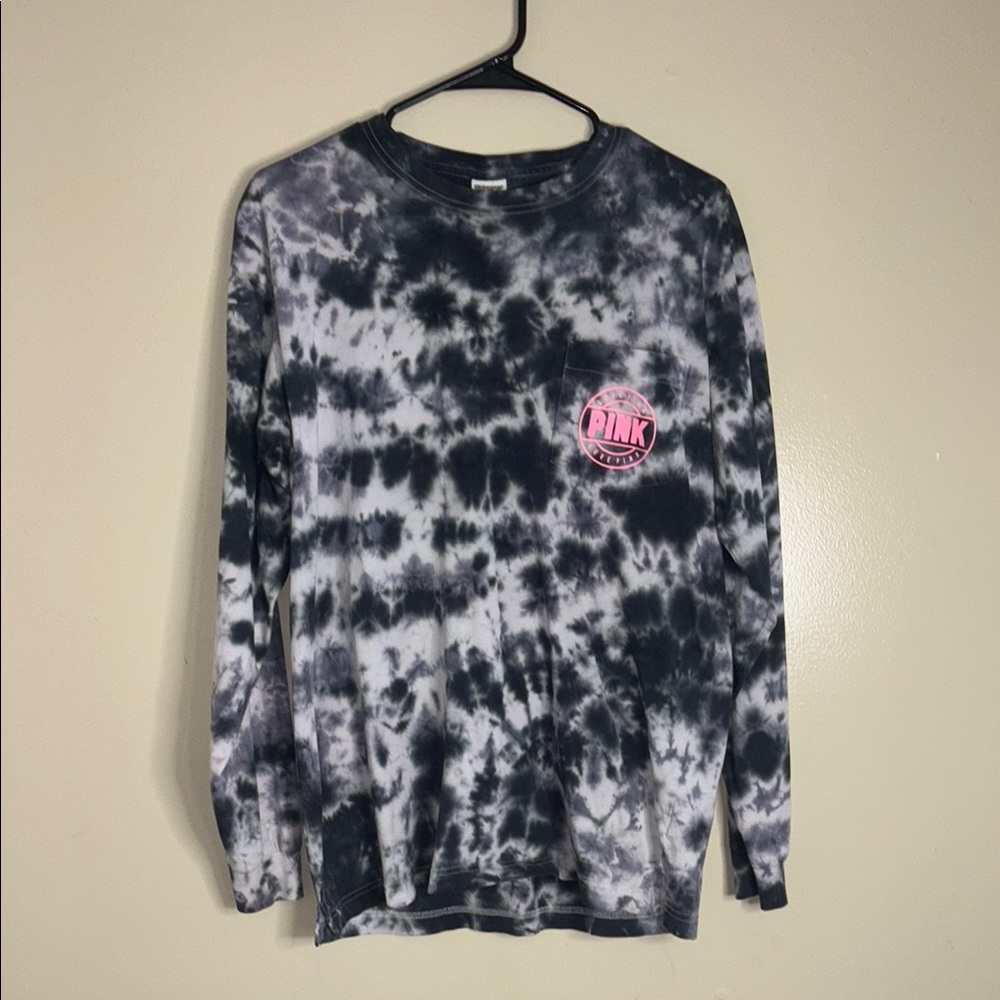 9. PINK Victoria's Secret Black and White Long Sleeve Tee